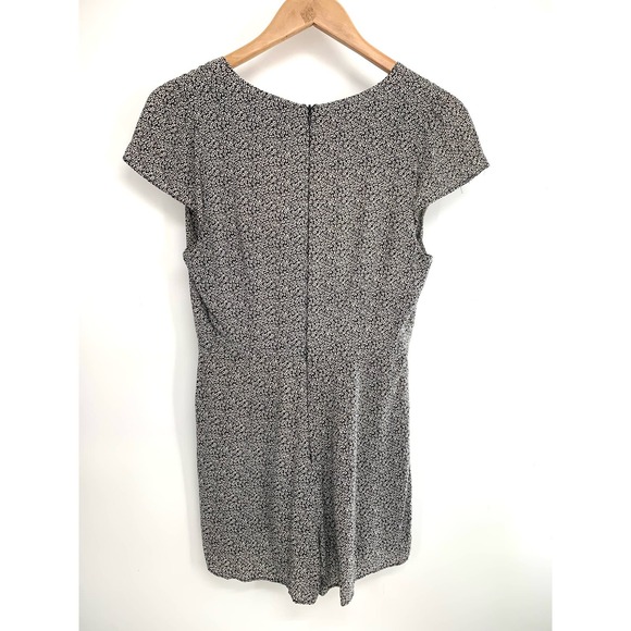 Urban Outfitters Kimchi Blue Daisy Print Black White Romper Fit & Flare Size 4 - Picture 4 of 6